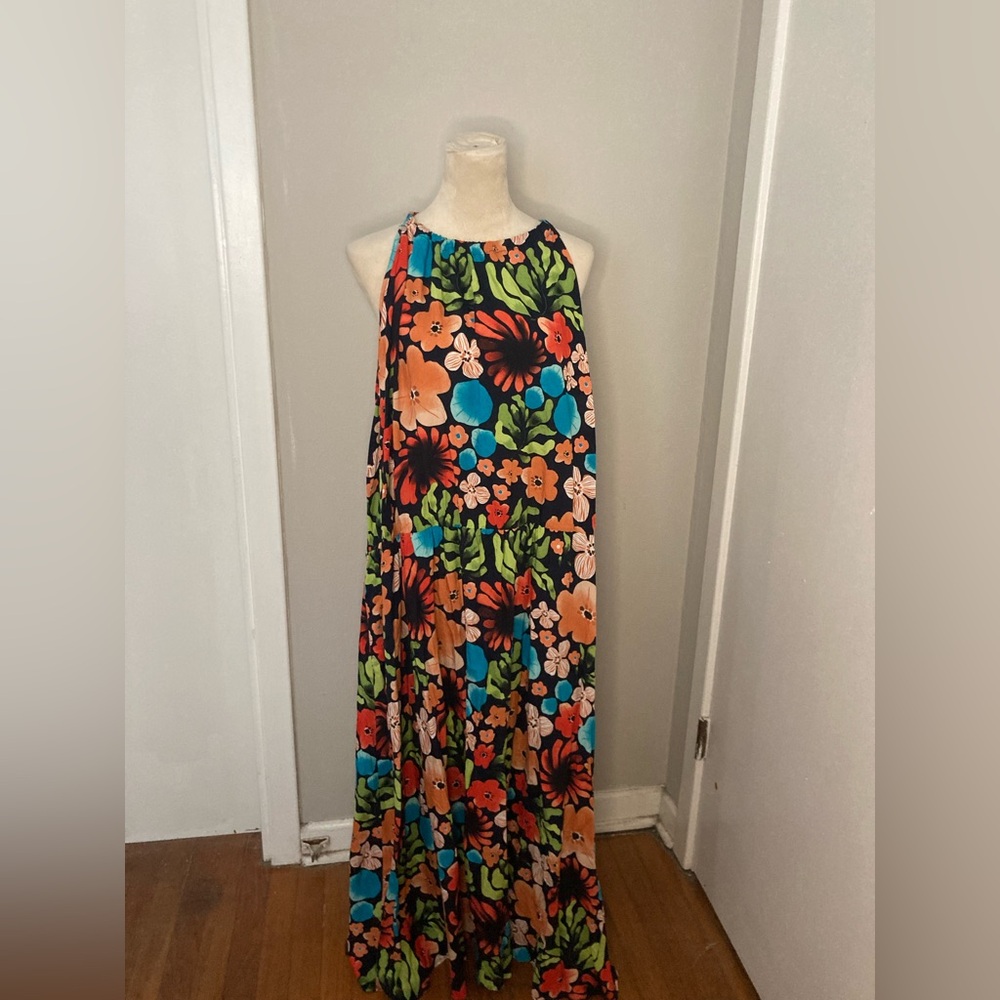 BloomChic Tropical Dress - Picture 2 of 5